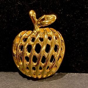 Gold Tone Open Weave Apple Brooch.